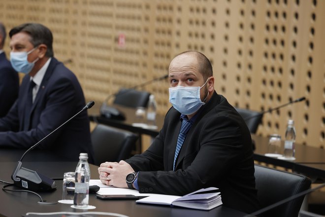 Med 1. in 11. aprilom ne bodo zmanjševali aktivnosti v zdravstvu, je obljubil minister za zdravje Janez Poklukar. FOTO: Leon Vidic/Delo
