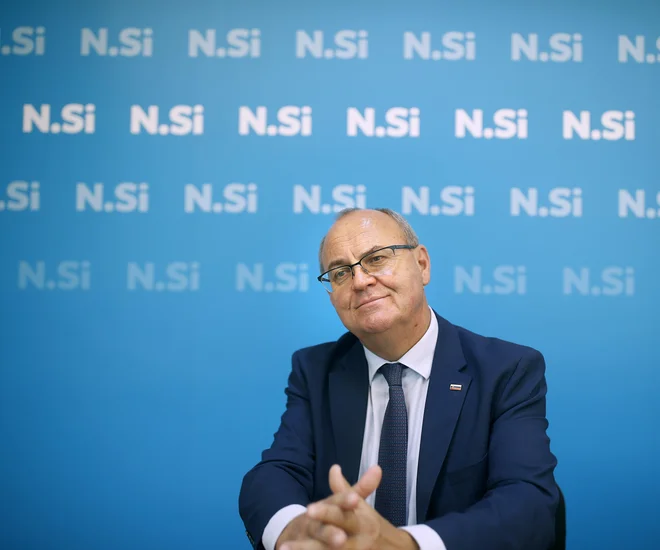 V primeru uspeha koalicije bi vodenje poslanske skupine namesto Jožefa Horvata lahko prevzela Iva Dimic ali Blaž Pavlin.