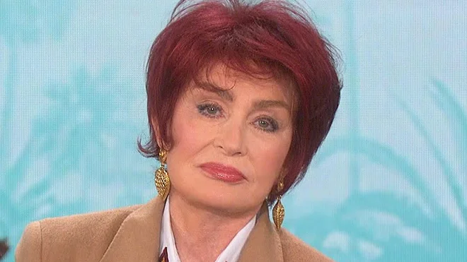 Sharon Osbourne, žena razvpitega rockerja Ozzyja, se je ustrašila, da bo ožigosana za rasistko, zato je raje prva napadla in odvihrala iz studia. FOTO: Wikimedia