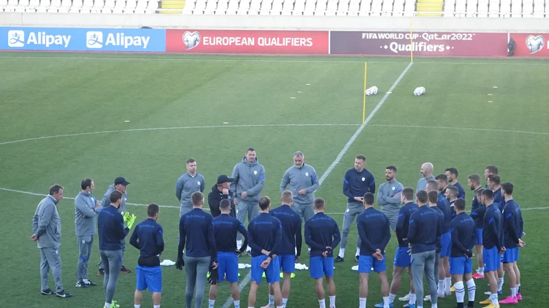 Fotografija: Slovenci so včeraj opravili trening v Nikoziji. FOTO: Jernej Suhadolnik