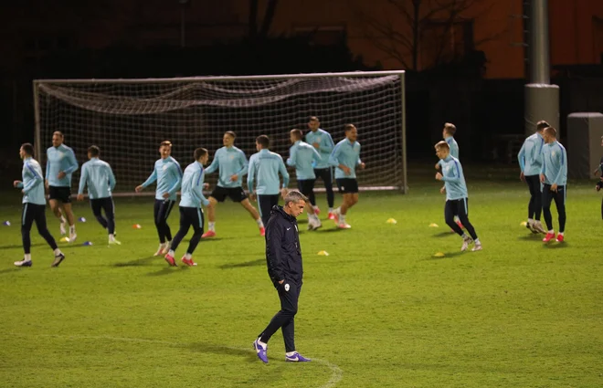 Milenko Aćimović lahko mlade reprezentante popelje v četrtfinale. FOTO: NZS