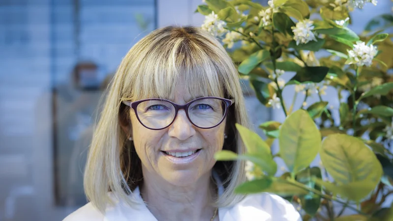 Fotografija: Za Majo Ravnikar je največji izziv njenega direktorskega mandata gradnja biotehnološkega stičišča, ki je zdaj ena pomembnejših naložb v znanosti. FOTO: Jože Suhadolnik/Delo