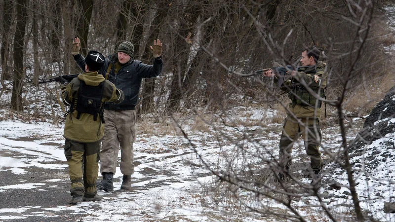 Fotografija: V zadnjem času so se razmere na jugovzhodu Ukrajine zares zaostrile. FOTO: Vasilij Maksimov/AFP