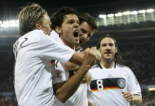 Michael Ballack je bil vrsto let med vodilnimi nemškimi reprezentanti. FOTO: Alex Grimm/Reuters