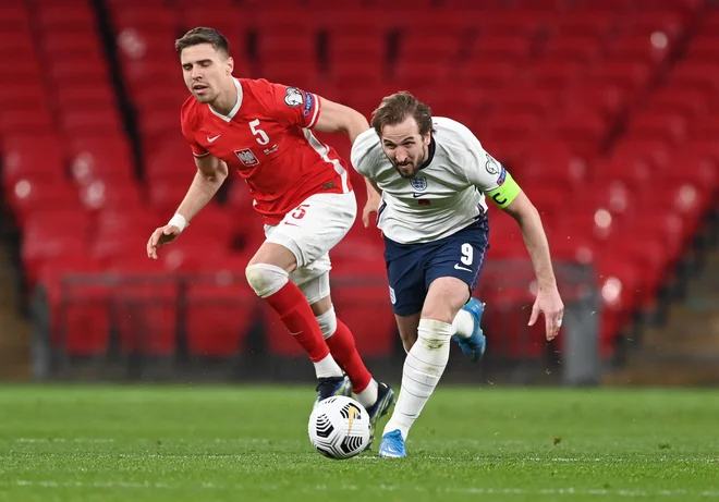 Harry Kane je Anglijo popeljal v vodstvo proti Poljski. FOTO: Andy Rain/Reuters