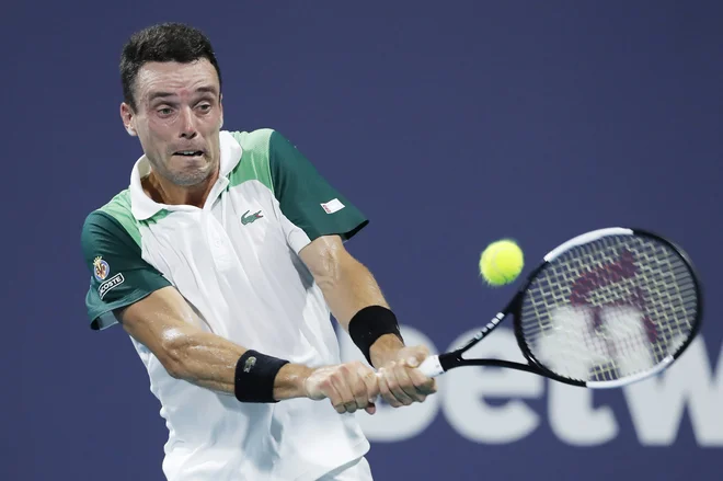 Roberto Bautista Agut ostaja nerešljiva uganka za Danila Medvedjeva, saj je dobil vse tri medsebojne dvoboje. FOTO: Michael Reaves/AFP