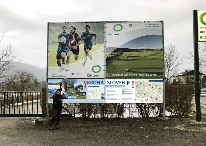 Tabla v Guncljah, ki označuje začetek in konec poti, je postavljena. FOTO: Žiga Valetič