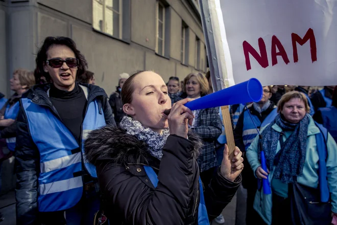 Sindikati javnega sektorja na protestnem shodu v Ljubljani. FOTO: Vogel Voranc/Delo