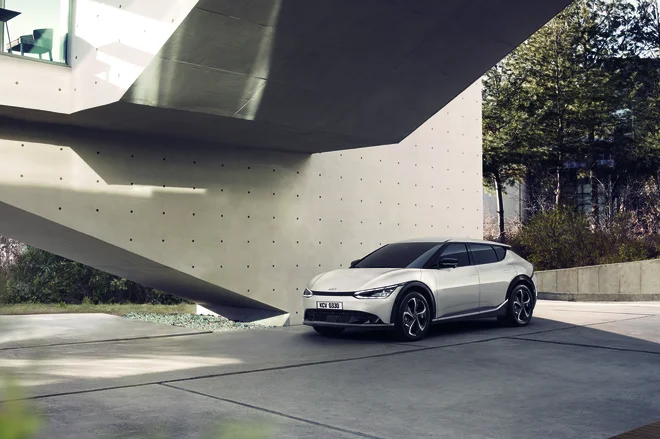 Kia EV6 je prvi Kijin izdelek s posebne električne platforme. Napoveduje velike sposobnosti. Foto Kia