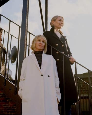 Trudie Styler (levo) in Celine Rattray kot producentki podpirata režiserke in zgodbe z močnimi ženskimi junakinjami. FOTO: Arhiv Maven Screen Media