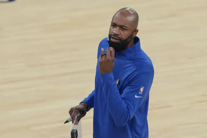 Pomočnik trenerja Jamahl Mosley je začasno nadomestil Ricka Carlisleja in dosegel prvo zmago v vlogi glavnega trenerja. FOTO: Vincent Carchietta/Usa Today Sports
