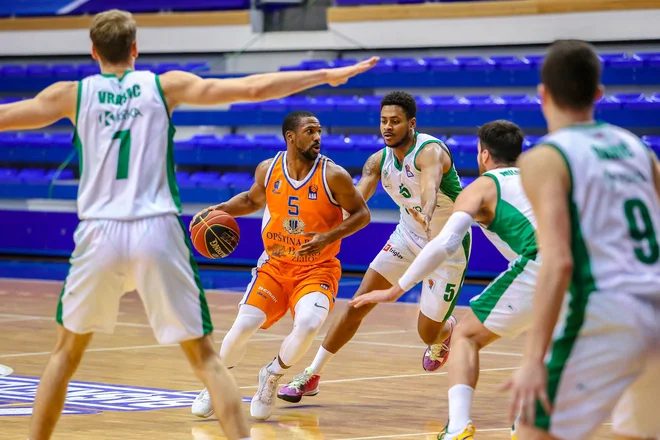 Košarkarje Krke v prihajajočih štirih tekmah čakajo zahtevne naloge. FOTO: ABA