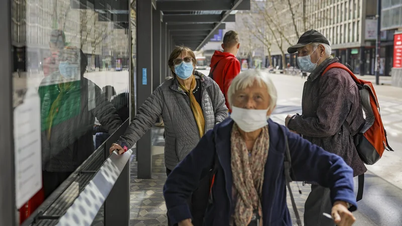 Fotografija: Med prazniki smo imeli Slovenci čas proučiti nova pravila za prehod meje. FOTO: Voranc Vogel/Delo