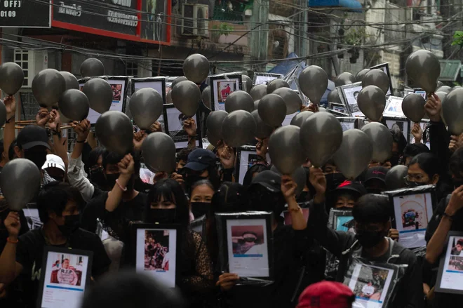 Krščanski praznik s svojo simboliko se je vključil v gibanje proti hunti. &raquo;Jezus je vstal: aleluja &ndash; znova bo vstala tudi Burma!&laquo; je na twitterju zapisal burmanski kardinal. FOTO: AFP