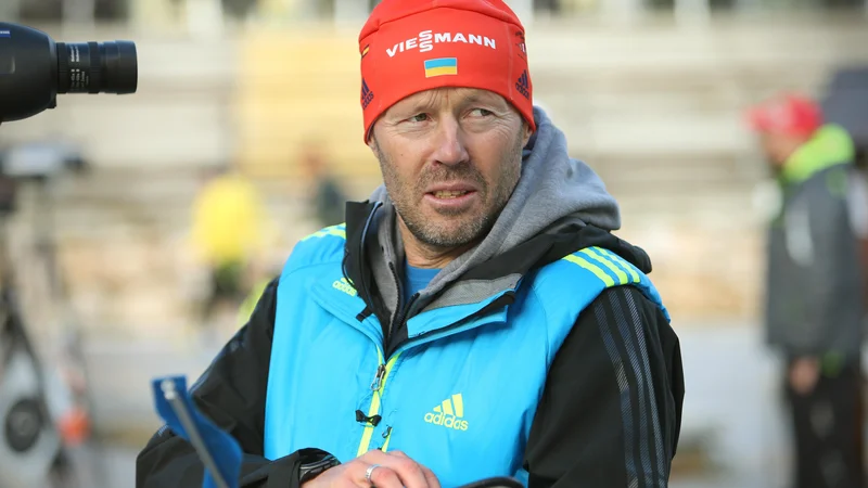 Fotografija: Uroš Velepec se je od ukrajinskih biatlonk poslovil pomladi 2018, zdaj se bo k njim vrnil. FOTO: Jure Eržen/Delo