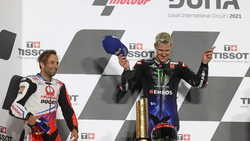 Fotografija: Francoski dan v Losailu: Fabio Quartararo (desno) je bil najhitrejši, Johann Zarco (levo) je z osvojitvijo drugega mesta prevzel vodstvo v SP. FOTO: Karim Jaafar/AFP