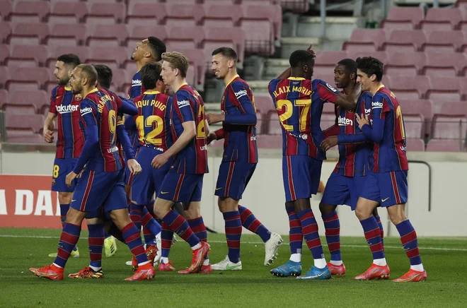 Nogometaši Barcelone so se proti Valladolidu vendarle razveselili treh točk. FOTO: Albert Gea/Reuters