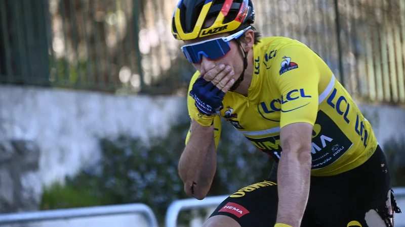 Fotografija: Primož Roglič je imel danes precej dela s Tadejem Pogačarjem. FOTO: Anne-Christine Poujoulat/Afp