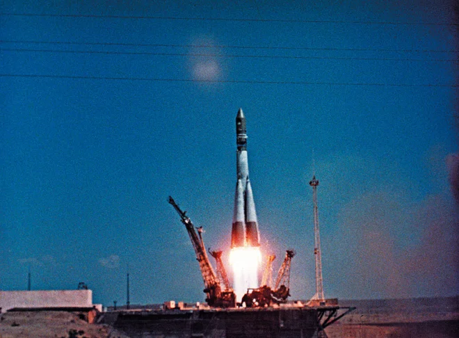 Sovjeti so Jurija Gagarina v vesolje poslali z raketo Vostok, polet je trajal 108 minut. FOTO: AFP