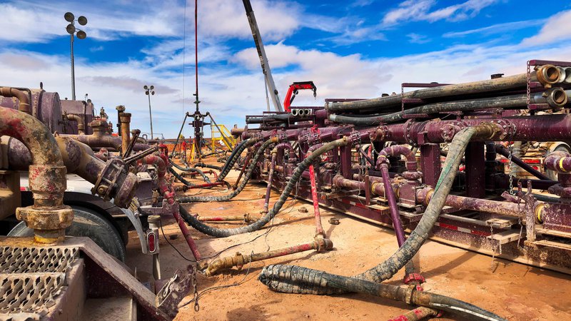 Fotografija: Fracking oziroma pridobivanje nafte in plina z vbrizgavanjem tekočine pod velikim tlakom vpliva na 26 področij antroposfere. Foto Shutterstock