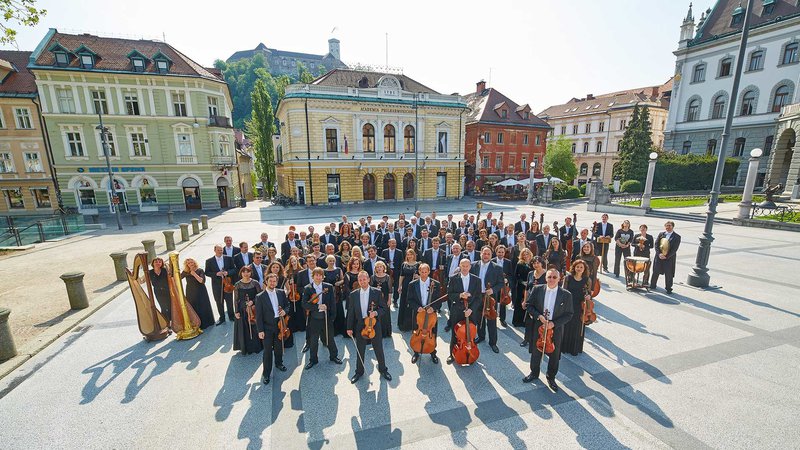 Fotografija: Orkester Slovenske filharmonije bo pod vodstvom Simona Krečiča odigral dela štirih mariborskih ustvarjalcev. Foto: Janez Kotar/Delo