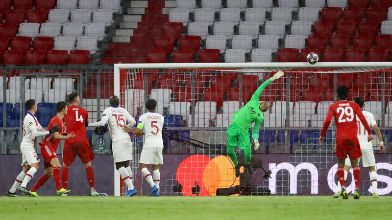 Fotografija: Keylor Navas je pomenil razliko med Bayernom in PSG, saj bi bil lahko izid derbija četrtfinala tudi obraten. FOTO: Kai Pfaffenbach/Reuters
