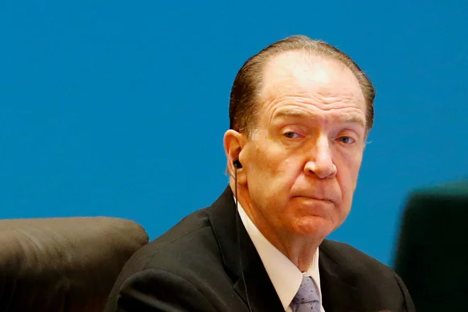 Predsednik Svetovne banke David Malpass je &raquo;razočaran in zaskrbljen&laquo; zaradi počasnega cepljenja proti covidu v Evropi. Foto Florence Lo/Reuters
