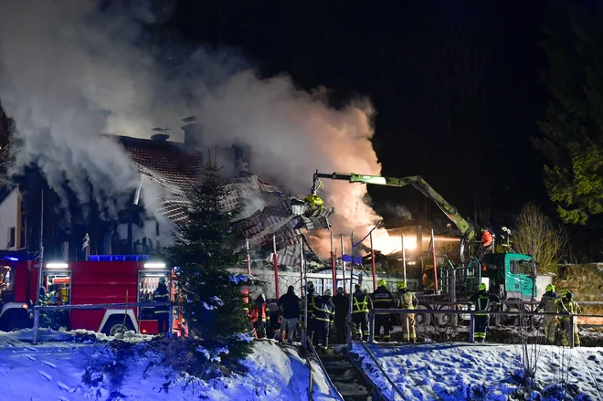 Gasilci so bili na eni večjih intervencij v zadnjem obdobju. FOTO: Mariborifo.com