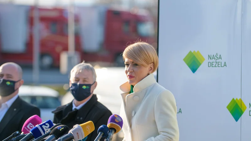 Fotografija: Aleksandre Pivec afere očitno niso politično upokojile. So pa nedvomno zaslužne za najvišjo stopnjo odbojnosti, ki so ji jo namerili v anketi, medtem ko je ta pri Novakovi in dvojcu Zorčič in Sluga precej nižja, 25-odstotna. FOTO: Mariborinfo