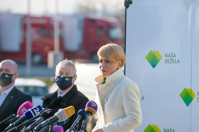 Aleksandre Pivec afere očitno niso politično upokojile. So pa nedvomno zaslužne za najvišjo stopnjo odbojnosti, ki so ji jo namerili v anketi, medtem ko je ta pri Novakovi in dvojcu Zorčič in Sluga precej nižja, 25-odstotna. FOTO: Mariborinfo