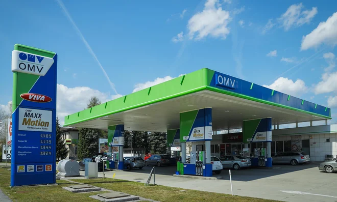 OMV je drugi največji ponudnik goriv v Sloveniji, saj ima okoli pšetino vseh bencinskih črpalk. FOTO: Jože Suhadolnik/Delo
