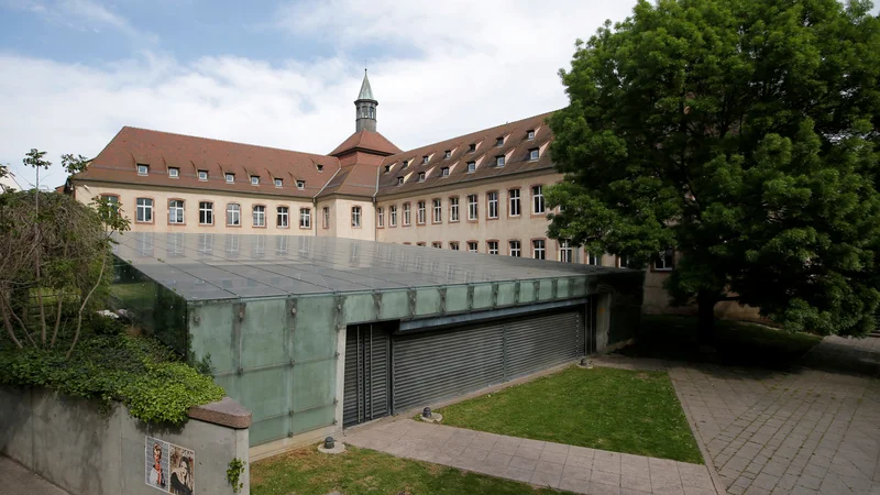 Fotografija: Znamenito ENA v Strasbourgu bodo zamenjali z Inštitutom za javni sektor (ISP). Foto Vincent Kessler/Reuters