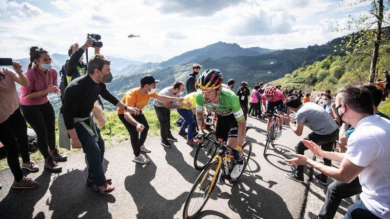 Fotografija: Roglič na poti do svoje druge zmage na dirki po Baskiji. FOTO: Itzulia Basque Country Delo