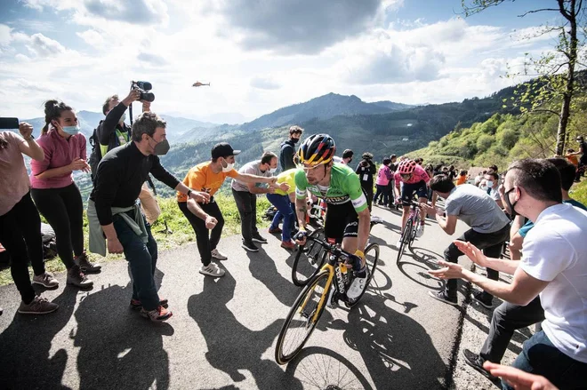 Roglič na poti do svoje druge zmage na dirki po Baskiji. FOTO: Itzulia Basque Country Delo