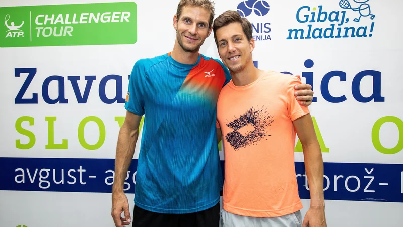 Fotografija: Najvišjeuvrščena Slovenca na teniški lestvici ATP Aljaž Bedene (desno) in Blaž Rola sta napredovala. FOTO: Vid Ponikvar/Sportida