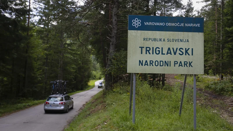 Fotografija: Država bi morala v skladu z zakonom, ki je bil sprejet leta 2010, sofinancirati razvoj območja parka, ki se zaradi lege v varovanem območju sooča s številnimi omejitvami. FOTO: Jože Suhadolnik/Delo
