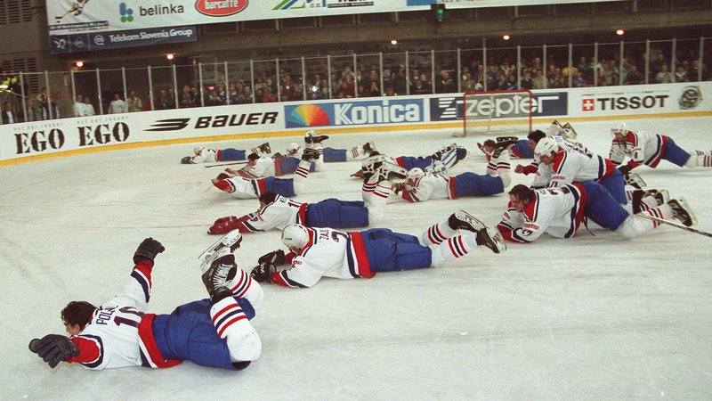 Fotografija: Pred natanko 20 leti so se slovenski hokejisti prvič veselili uvrstitve v najvišji svetovni razred. FOTO: Dejan Javornik/Slovenske novice