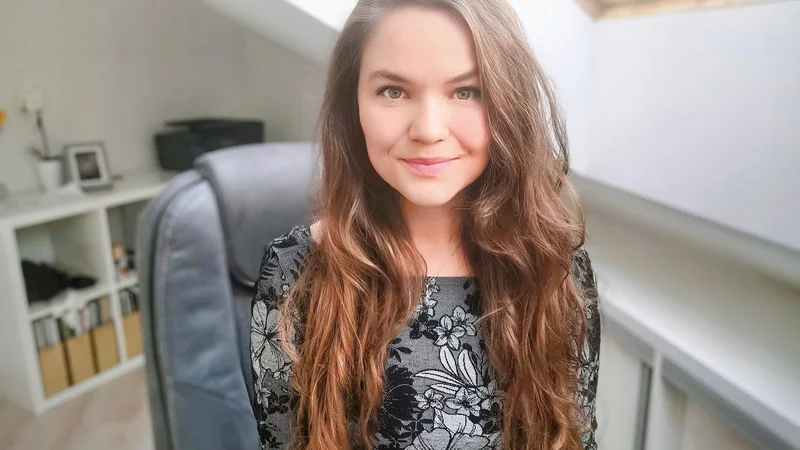 Fotografija: Nina Reščič je matematičarka (in glasbenica), zaposlena na IJS, na Odseku za inteligentne sisteme, kjer poskuša z umetno inteligenco premeteno reševati probleme v zdravstvu. Foto Osebni Arhiv