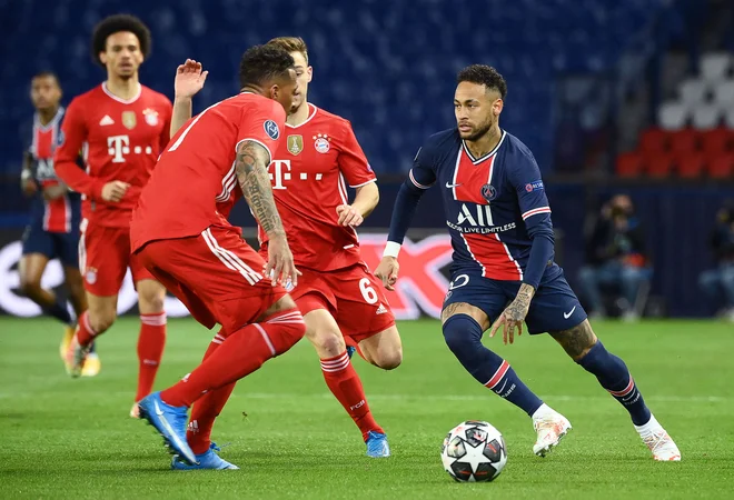 Neymarju prija pariški glamur, PSG v ligi prvakov vse bolj napreduje, zato v nogometnem pomenu ne kani zapustiti francoske metropole. FOTO: Franck Fife/AFP