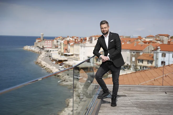 Aleksander Pinter pravi, da v Hotelu Piran ne morejo križem rok čakati na odločitve države. Pripravljajo se tako, da bi lahko že čez en teden odprli hotele. Foto Leon Vidic
