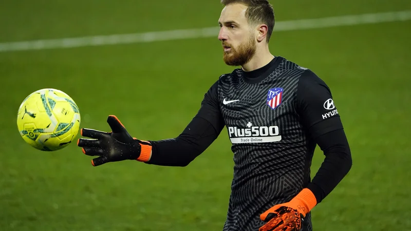 Fotografija: Jan Oblak se vse močneje uveljavlja v slačilnici Atletica. FOTO: Vincent West/Reuters