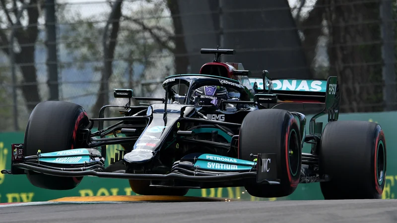 Fotografija: Lewis Hamilton si je privozil že svoj 99. najboljši štartni položaj v karieri. FOTO: Jennifer Lorenzini/Reuters