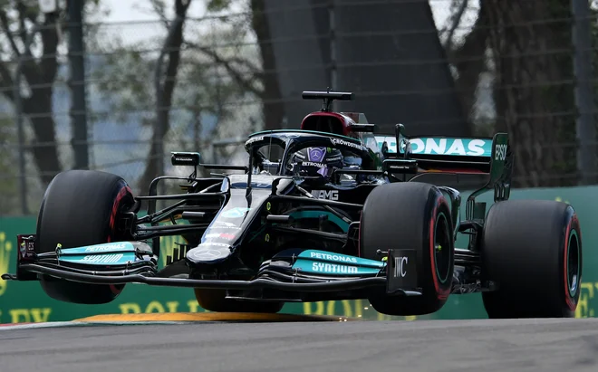 Lewis Hamilton si je privozil že svoj 99. najboljši štartni položaj v karieri. FOTO: Jennifer Lorenzini/Reuters