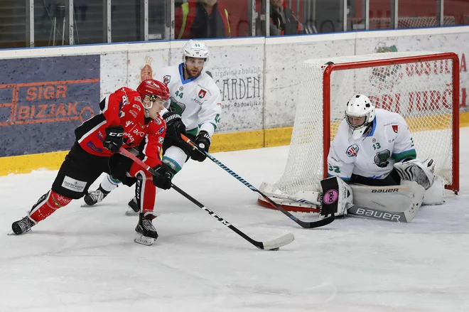 Jaka Sodja je dosegel edini gol za Jesenice na polfinalni tekmi št. 5. FOTO: Leon Vidic/Delo