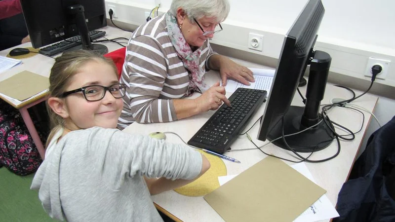 Fotografija: Cilj projekta je tudi medgeneracijsko sodelovanje. Foto Simbioza