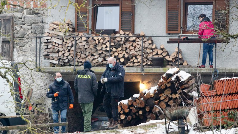 Fotografija: med razstavljanjem topovske granate jo je razneslo, pri tem je umrl 64 letni moški, Zavrh na Trnovski planoti, 21.1.2021. Foto: Marko Feist Foto Marko Feist