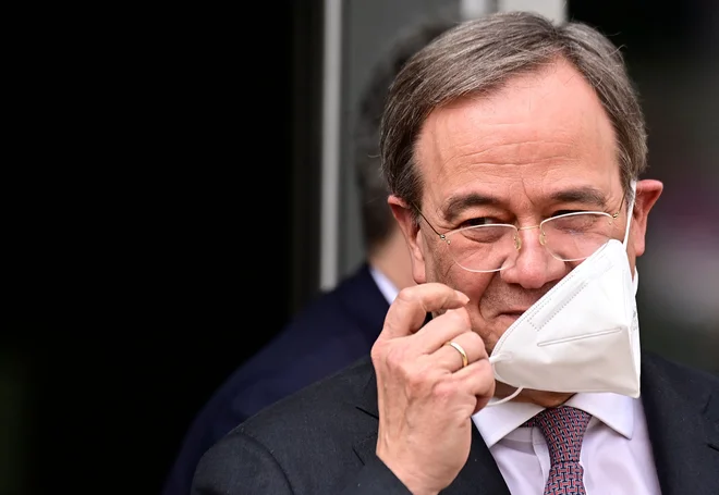 Predsednik CDU Armin Laschet je vendarle zmagal v boksarskem dvoboju z Markusom Söderjem za kanclerskega kandidata.<br />
<br />
FOTO: Tobias Schwarz/AFP