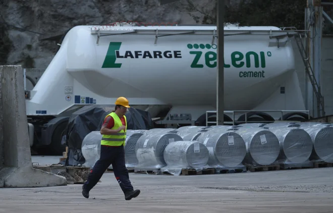 Janez Kopač je leta 2003 Lafarge Cementu izdal dovoljenje za poskusni sežig odpadnih olj, plastike, kostne moke in živalskih maščob. FOTO: Jože Suhadolnik/Delo
