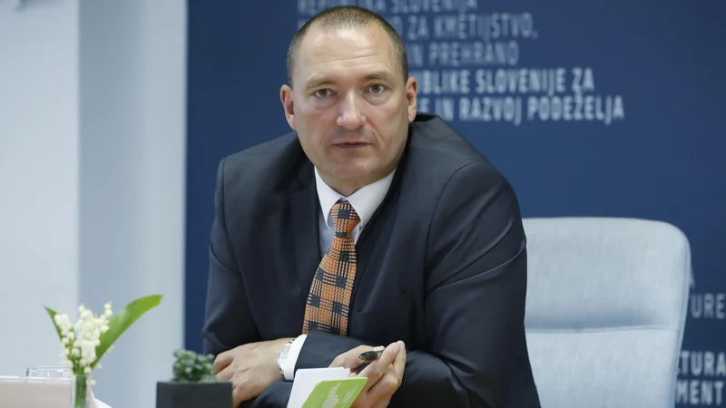 Fotografija: Jože Podgoršek bo jutri izvedel, ali je lahno vnovič član Desusa in s tem v igri za predsedniško tekmo. FOTO: Leon Vidic
