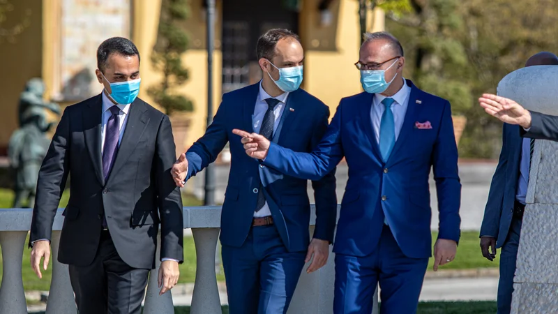 Fotografija: Srečanje trojice zunanjih ministrov je bilo namenjeno razpravi o krepitvi tristranskega sodelovanja v severnem Jadranu. FOTO: Voranc Vogel/Delo